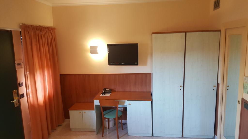 Hotel Laurence Róma Kültér fotó