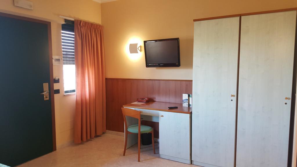 Hotel Laurence Róma Kültér fotó