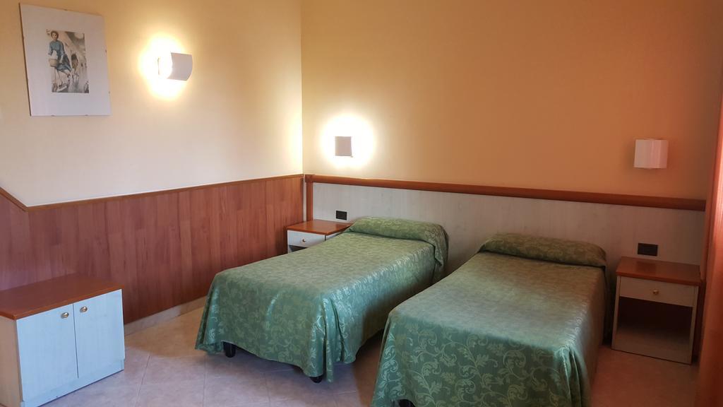 Hotel Laurence Róma Kültér fotó