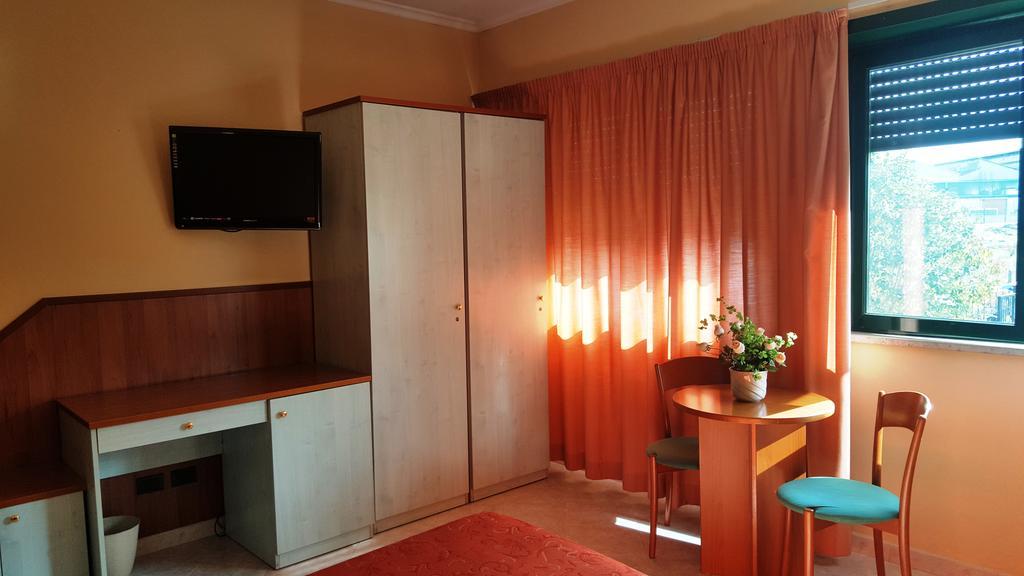 Hotel Laurence Róma Kültér fotó