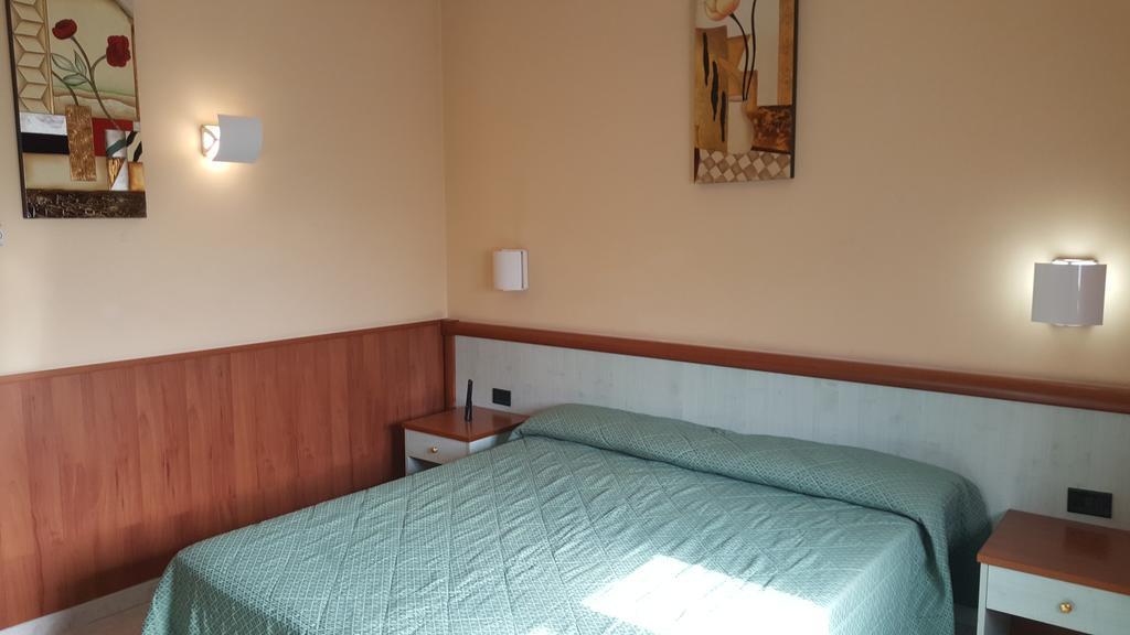 Hotel Laurence Róma Kültér fotó