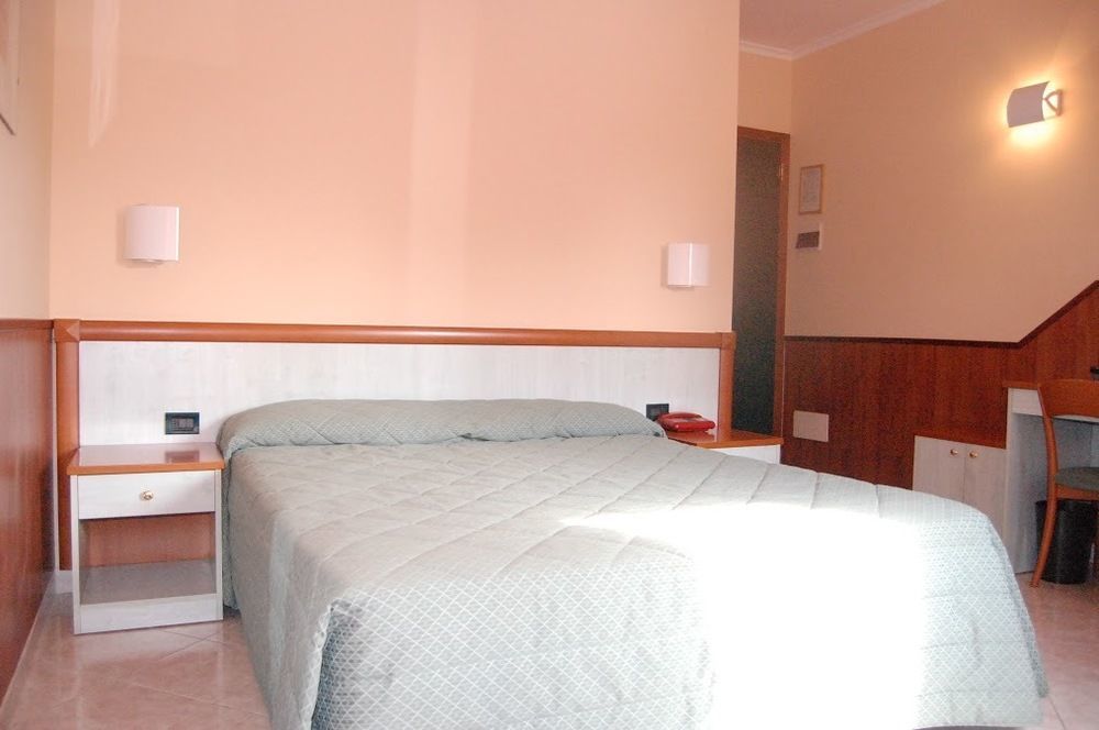 Hotel Laurence Róma Kültér fotó