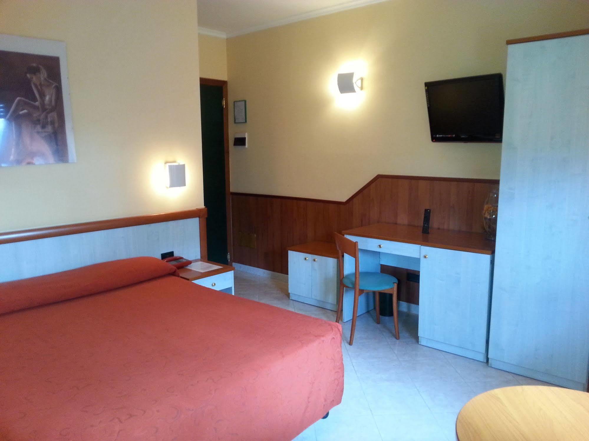 Hotel Laurence Róma Kültér fotó